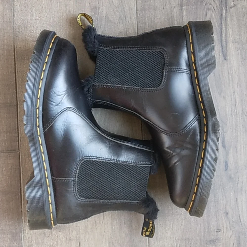 Dr. Martens | Shoes | Dr Martens Airwair Black Leather Shearling